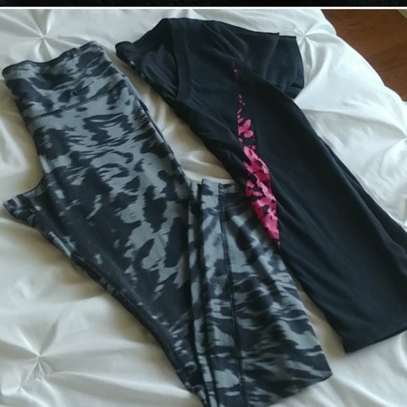 🤸NIKE DRY FIT LEGGINGS/Free Top - Picture 3 of 12